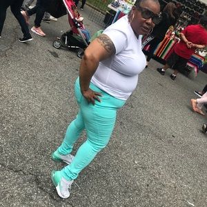 Meet your Posher, Sharice